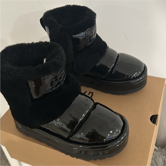 UGG Chillapeak patent leather Fur Boots 6 - Picture 4 of 8